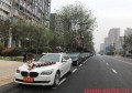 婚車(chē)裝飾絹花怎么？